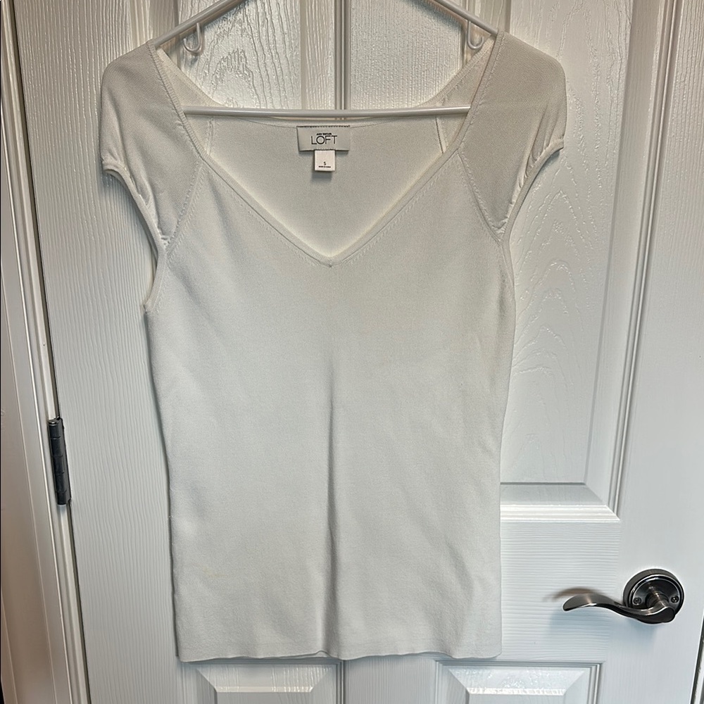LOFT Women's White V-Neck Top